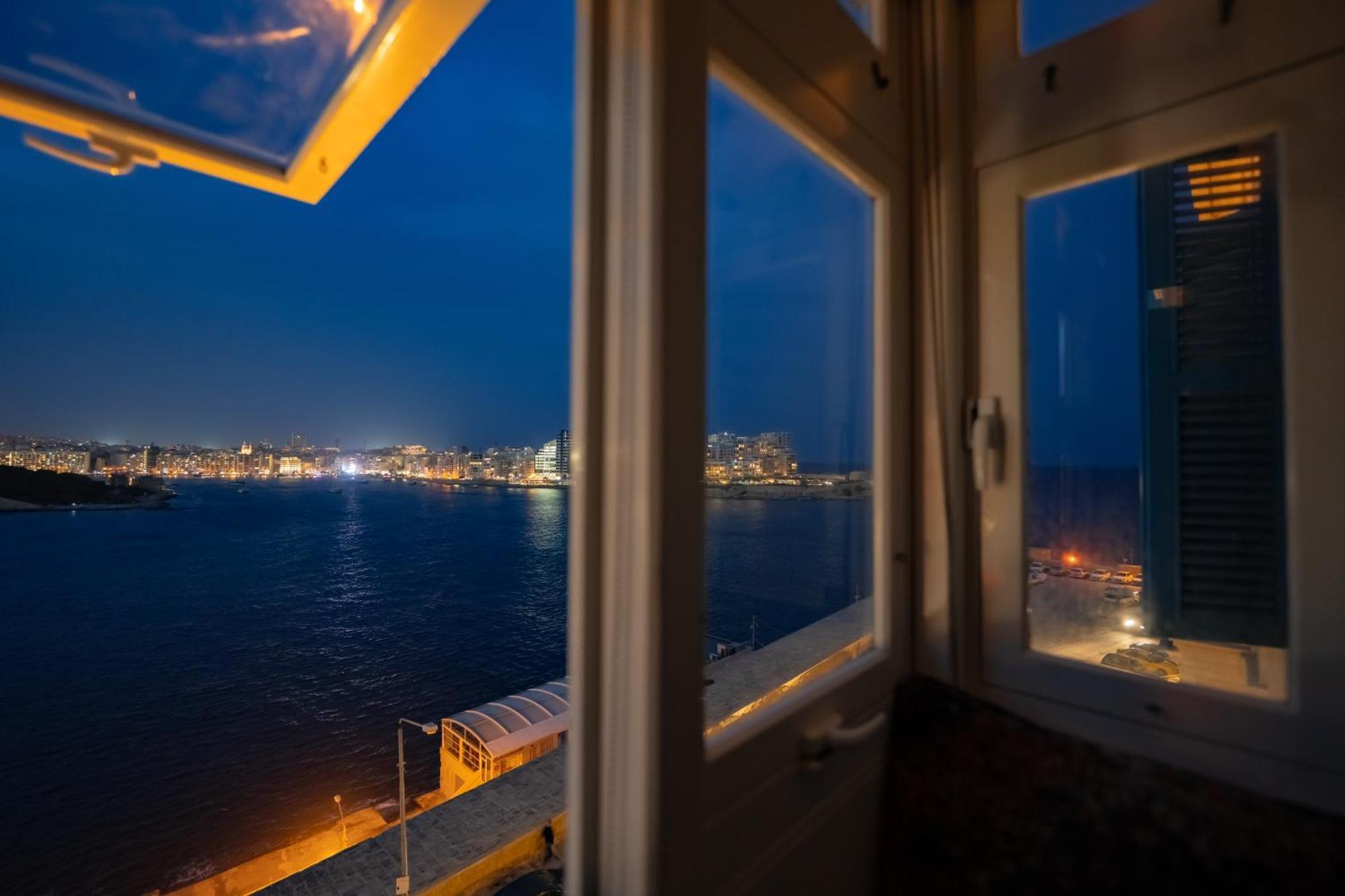 Extraordinary Views In A Holiday Home In Валетта Экстерьер фото